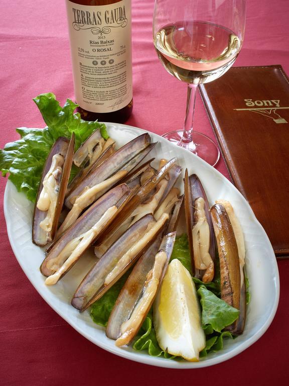 Pension Restaurante Sony Melide Zewnętrze zdjęcie